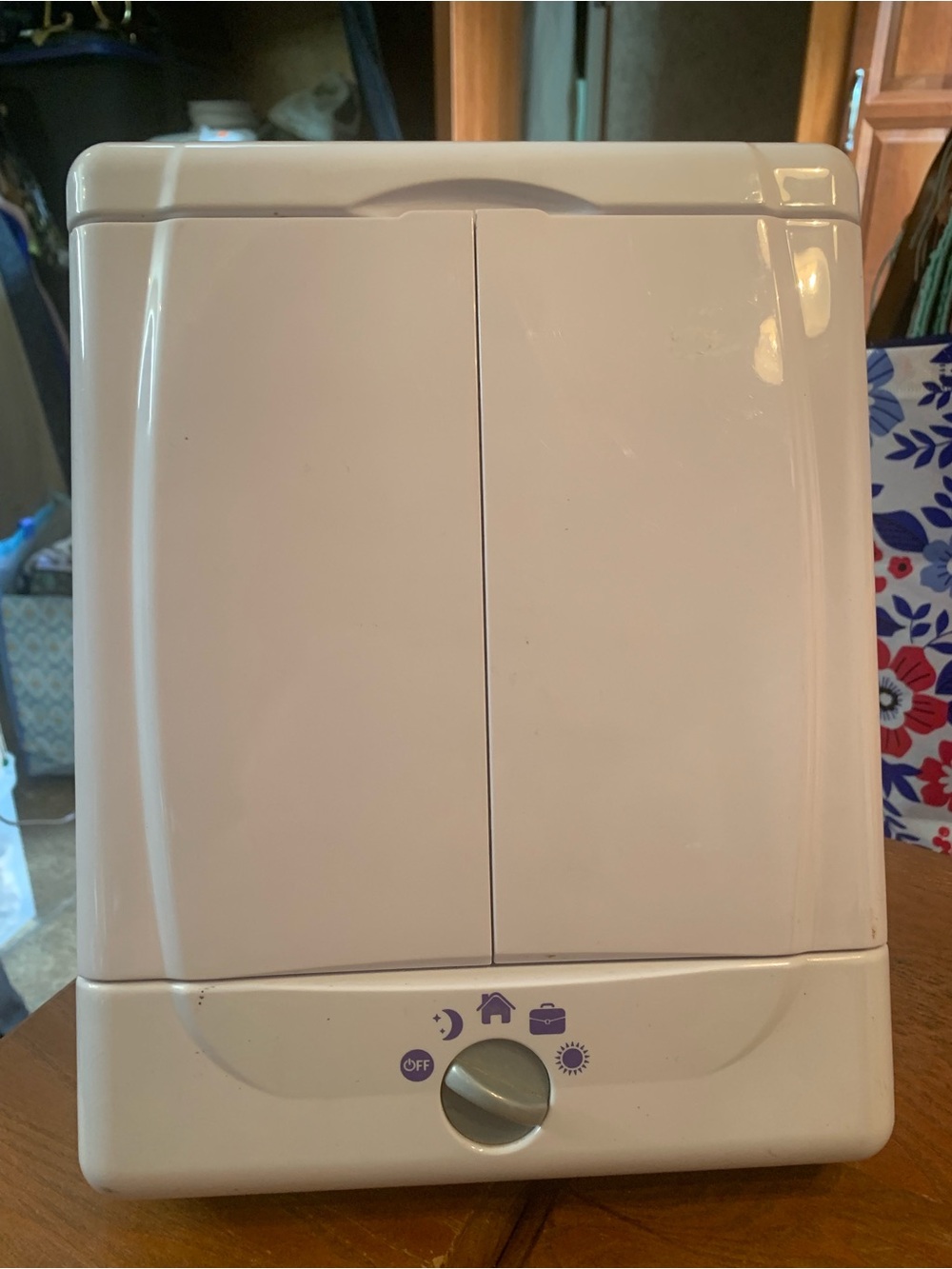 Conair Illumia 3 Panel Lighted Make Up Vanity Mirror 4 Settings